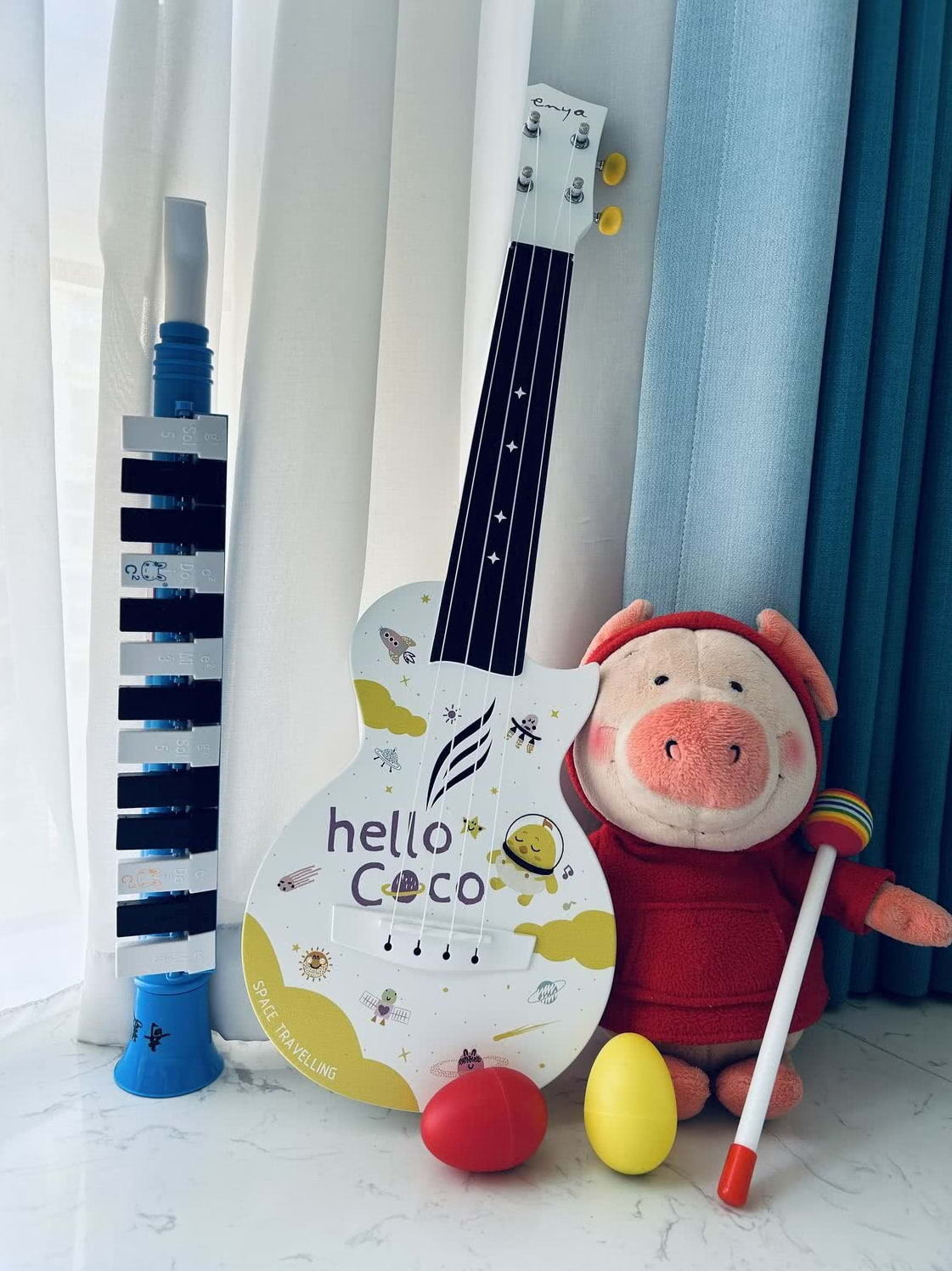 Enya Mini Coco Soprano Carbon Fibre Ukulele - Beginner Musician Pack